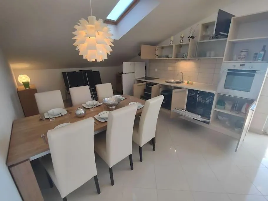 Apartman East Side Sea View Liznjan Apartment